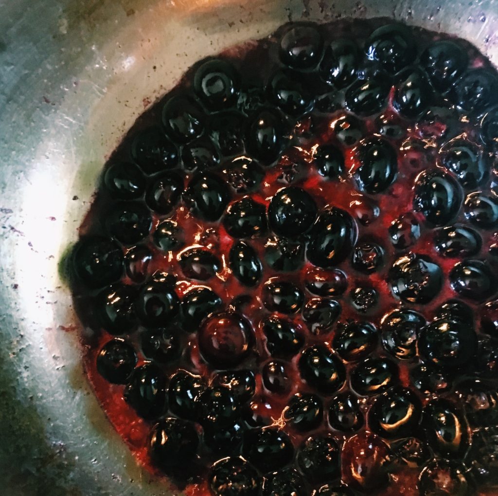 Blueberry boiling down sugar free jelly 